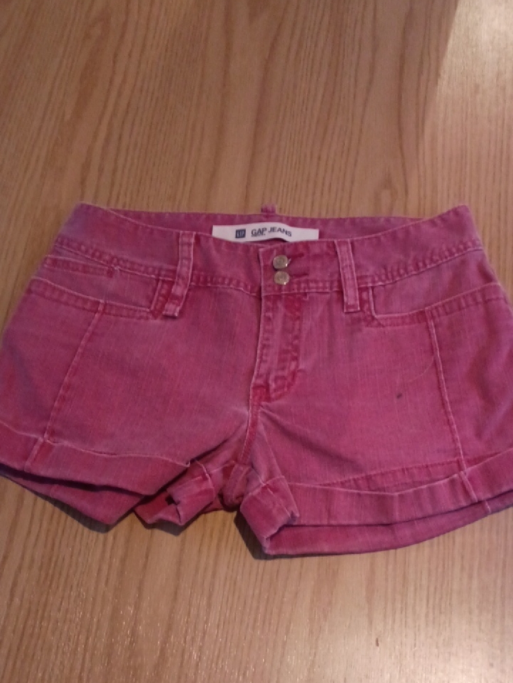 GAP Fuchsia Denim Shorts - Women's Casual Low-Waist Size 4